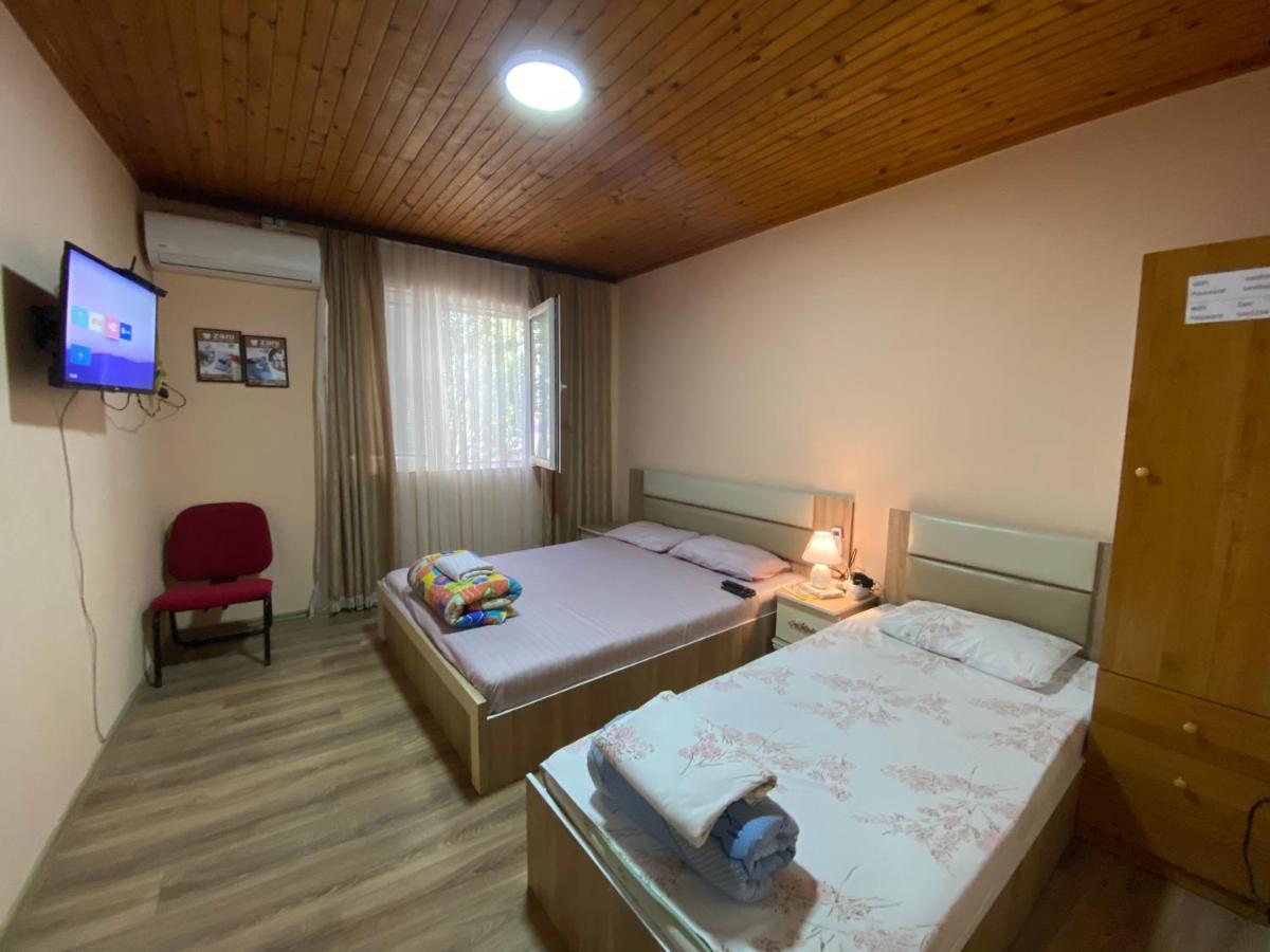Zani Hostel Прізрен Екстер'єр фото