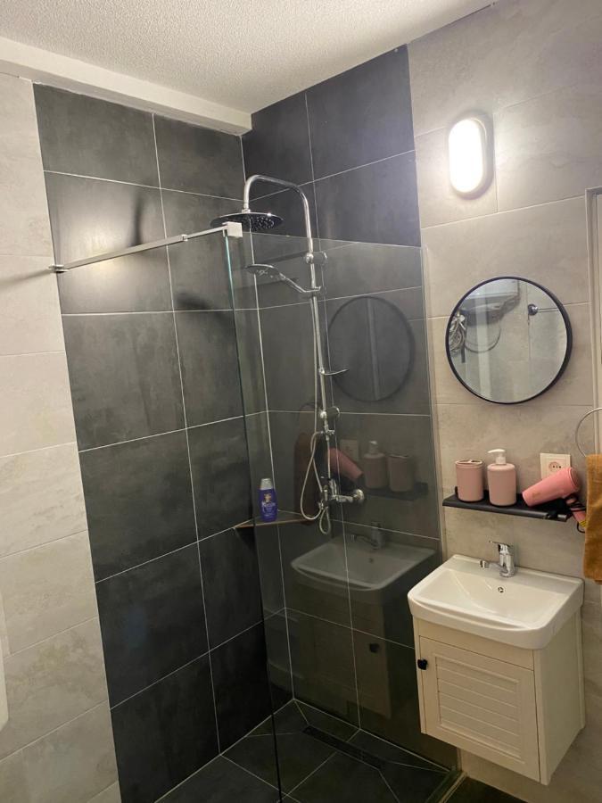 Zani Hostel Прізрен Екстер'єр фото