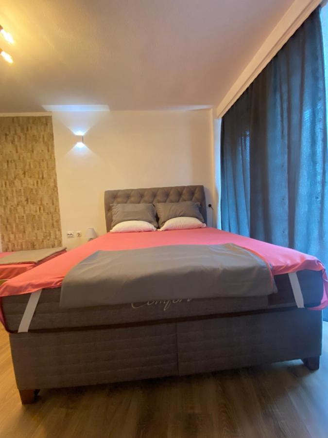 Zani Hostel Прізрен Екстер'єр фото