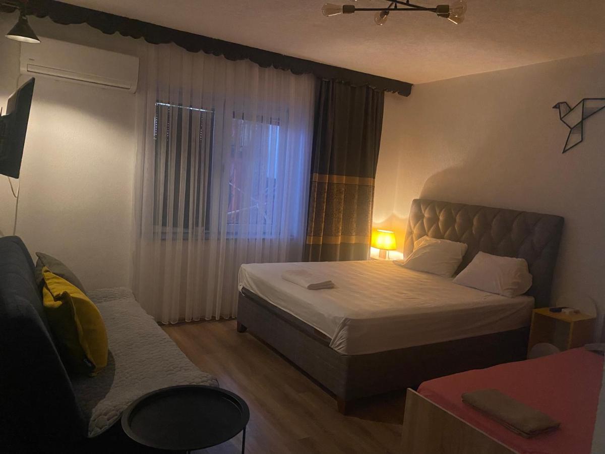 Zani Hostel Прізрен Екстер'єр фото